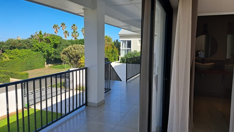 9 Bedroom Property for Sale in Westcliff Western Cape
